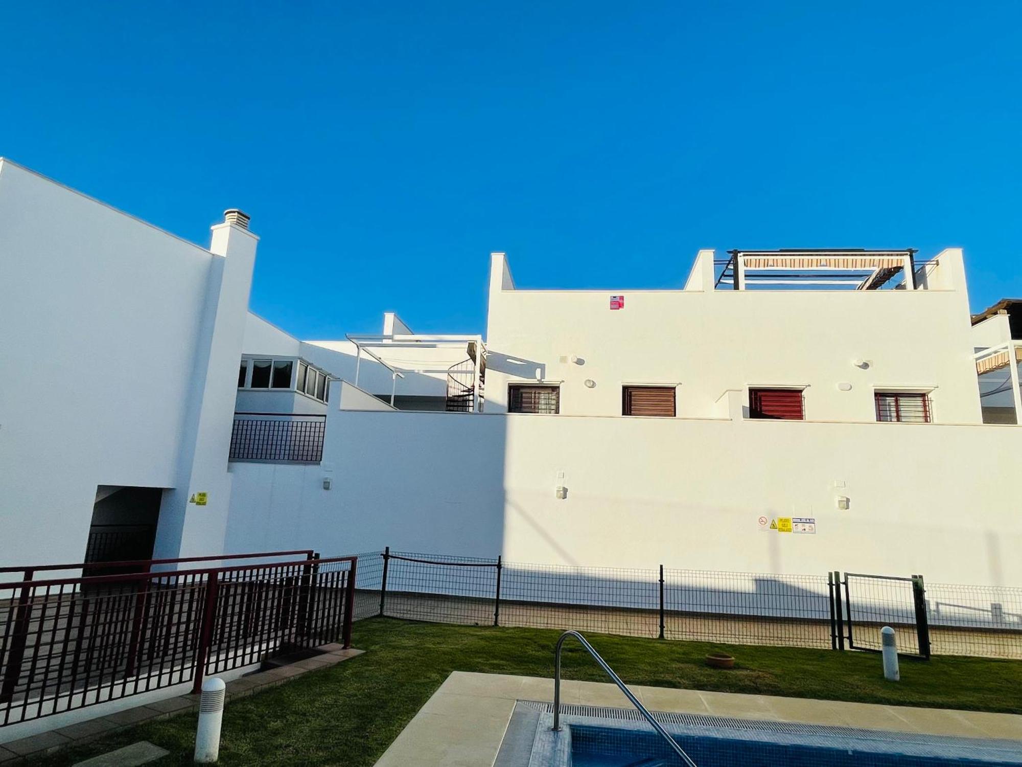 Atico Premium Conil Con 2 Terrazas, Parking, Piscina, Aire Ac Y Wifi -Solo Familias Y Parejas- Apartment Conil De La Frontera Exterior photo